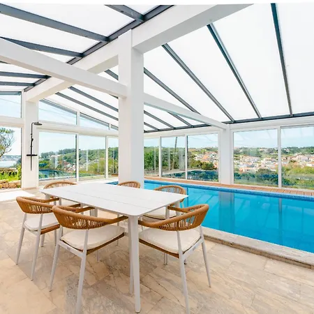 Willa Moinhos Da Costa *